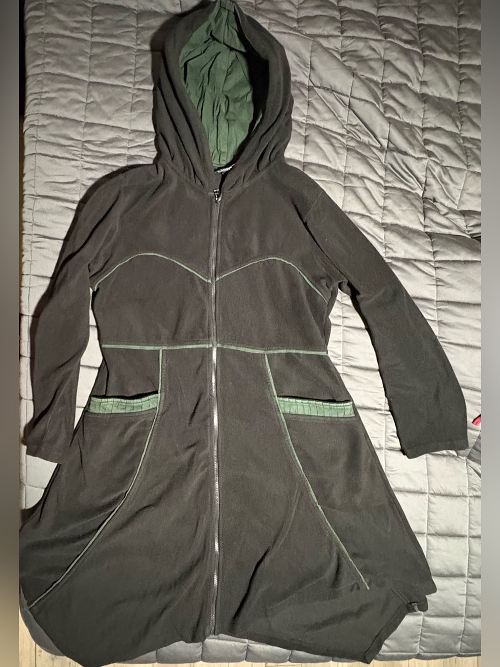 Necromancer’s Coat - Picture 5 of 10